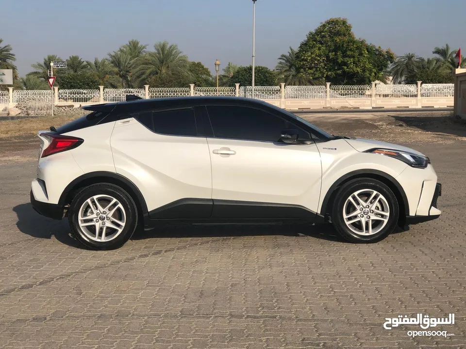 Toyota C-HR Hybrid 2021 (1.8L) GCC Specs Full Option