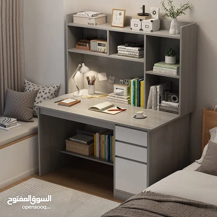 مكتب دارسي أنيق وعملي تصميم ذكي  ليوفر مساحة كبيرة مناسب المدارس والجامعات اللابتوب والكمبيوتر .