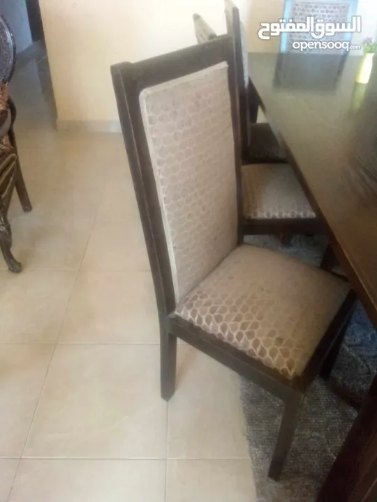 غرفة سفرة و بيرو و فضية وطقم كنب مع طاولات  مصري ثقيل بالصلاه على النبي مستعمل بس نضيف
