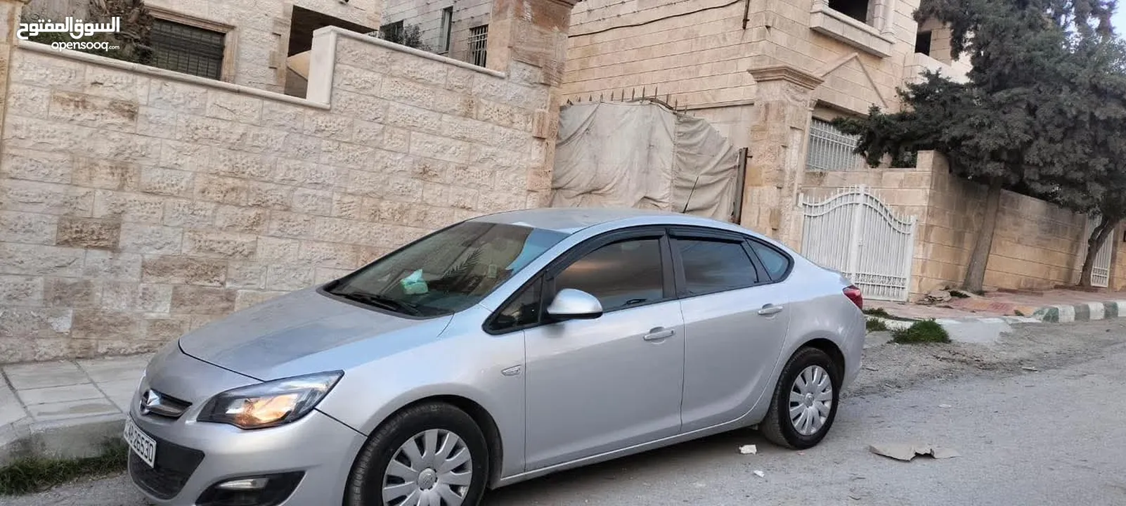 أوبل أسترا موديل2017بحاله ممتازه فحص مرفق بالصور ضربة راسيه ماتور 1600cc وارد الوكاله كاوشوك جديد