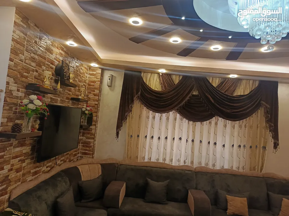 منزل مستقل للبيع السلط الصافح بجانب مسجد حفصه ومدرسة آمنه بنت وهب