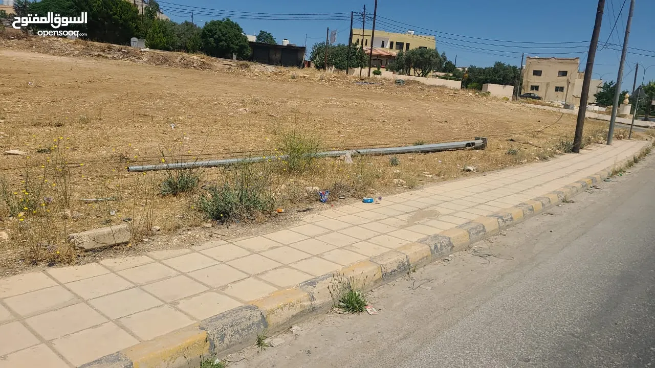 قطعة ارض للبيع في سحاب ضاحية الاميره ايمان  قرب مستشفى التوتنجي منطقة فلل وهادئة