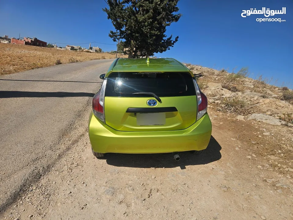 تويوتا بريوس 2015 نظيفة ومميزة للبيع