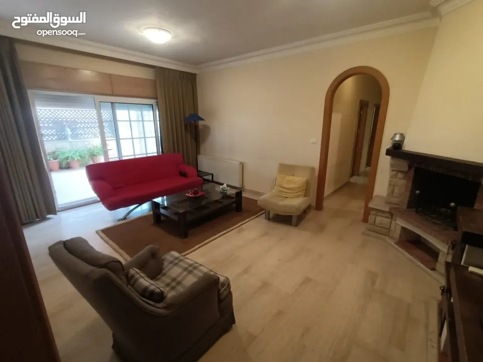 شقه ارضيه للبيع،،ترسات وحديقه حول البيت،،اهم مواقع دير غبار