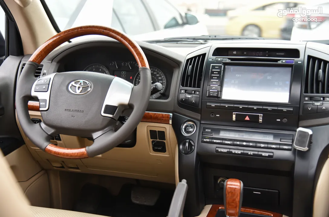 تويوتا لاند كروزر GX-R  بحالة الوكالة Toyota Land Cruiser GXR 2013