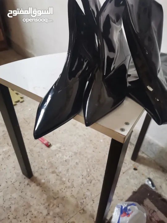 حذاء نسائي
