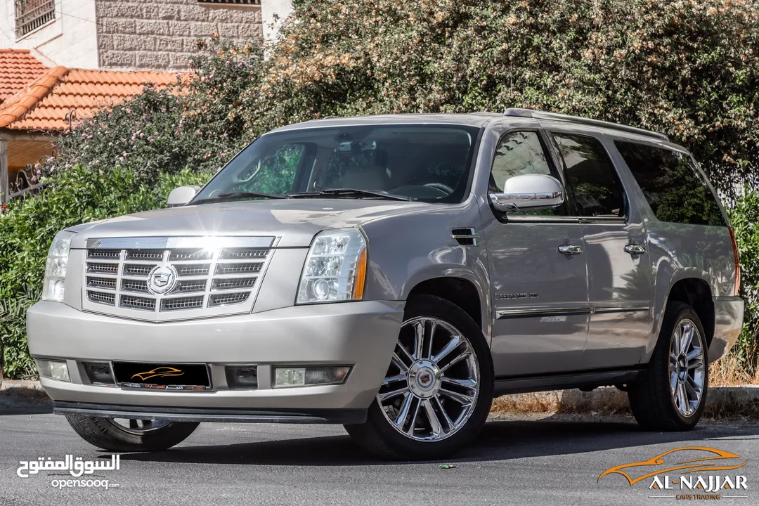 Cadillac Escalade 2008   السيارة مميزة جدا و قطعت مسافة 179,000 كيلو متر فقط