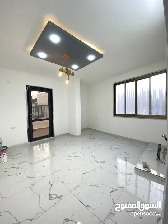 للبيع روف مقابل الاكايديميه مباشره