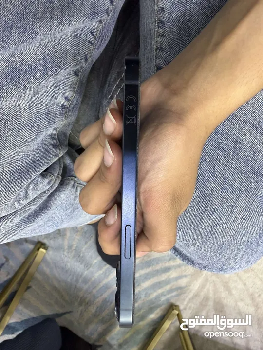 iPhone 13 نظيف جداً – بسعر285دينار مساحه 128 للبدل أو البيع