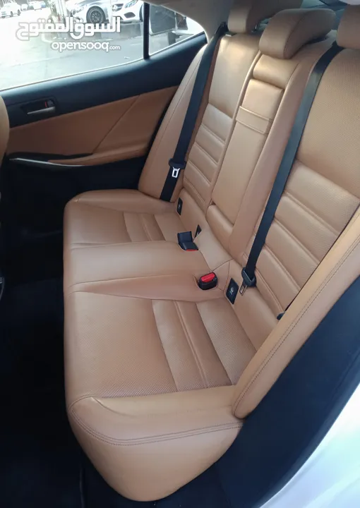 Lexus is350 V6 3.5L Full Option Model 2017