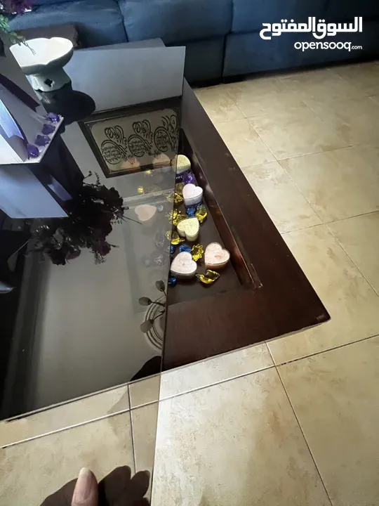 طاولة جلوس خشب سويد مع ازاز و 4ادراج