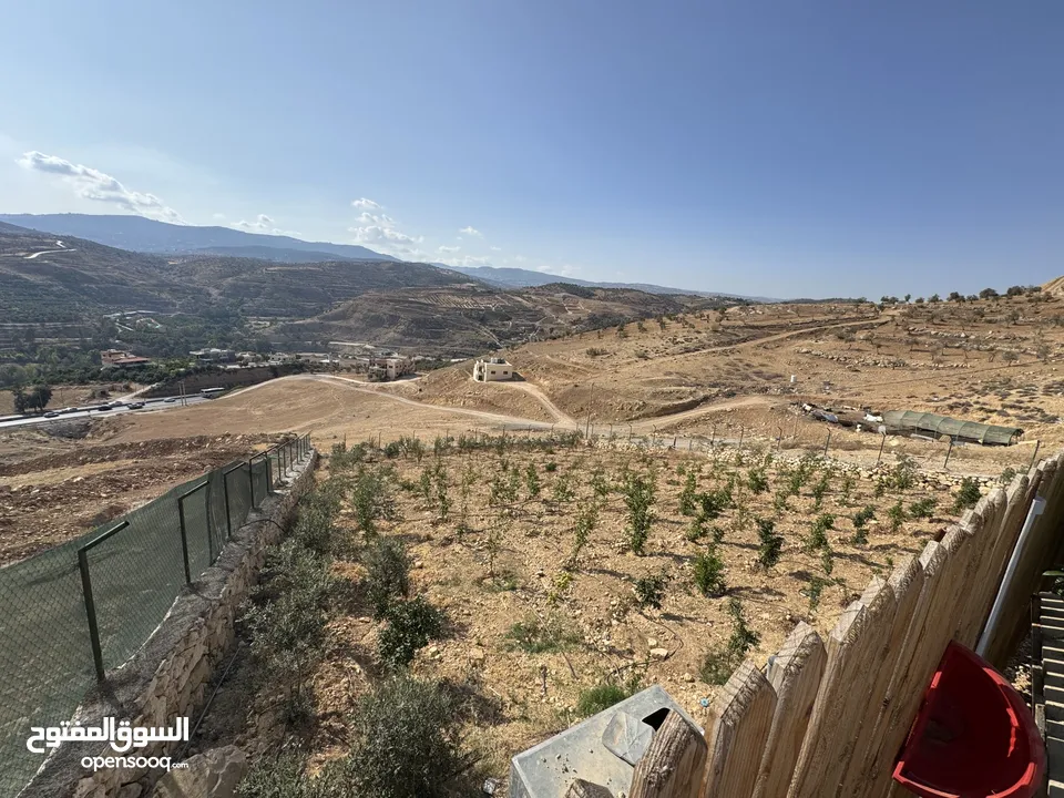 شالية قرب اوتستراد عمان - اربد ب اطلاله مميزة