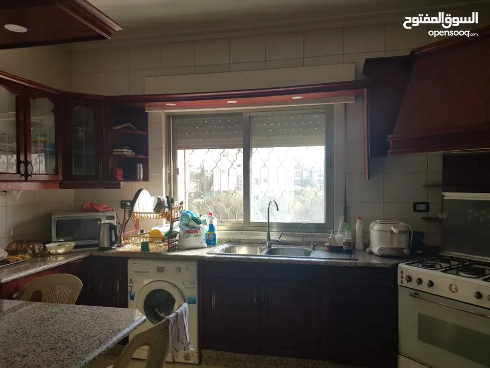 Furnished appartement in Shmesani for rent شقه مفروشه فرش كامل في موقع مميز قريب من الخدمات للايجار