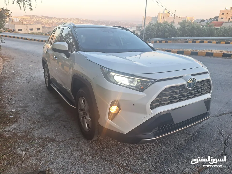 تويوتا راف فور 2019 LE بحاله الوكاله بسعر مناسب