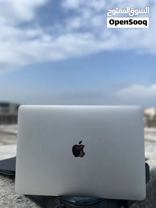 MacBook Pro 2017 model like brand new zero scratch’s