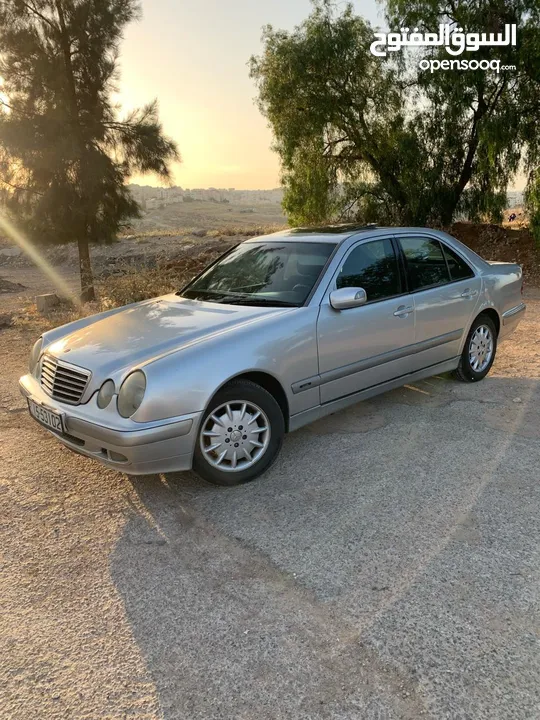 مرسيدس E200 classic موديل 2000