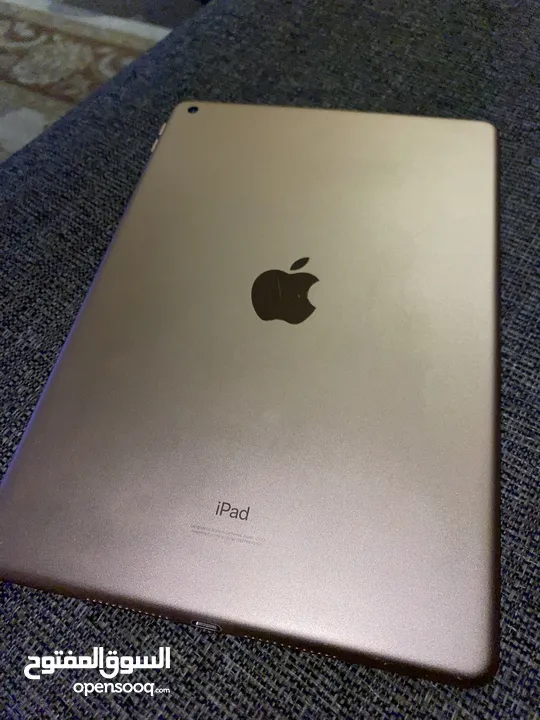 ايباد 8 32 GB بحالة ممتازة ipad 8