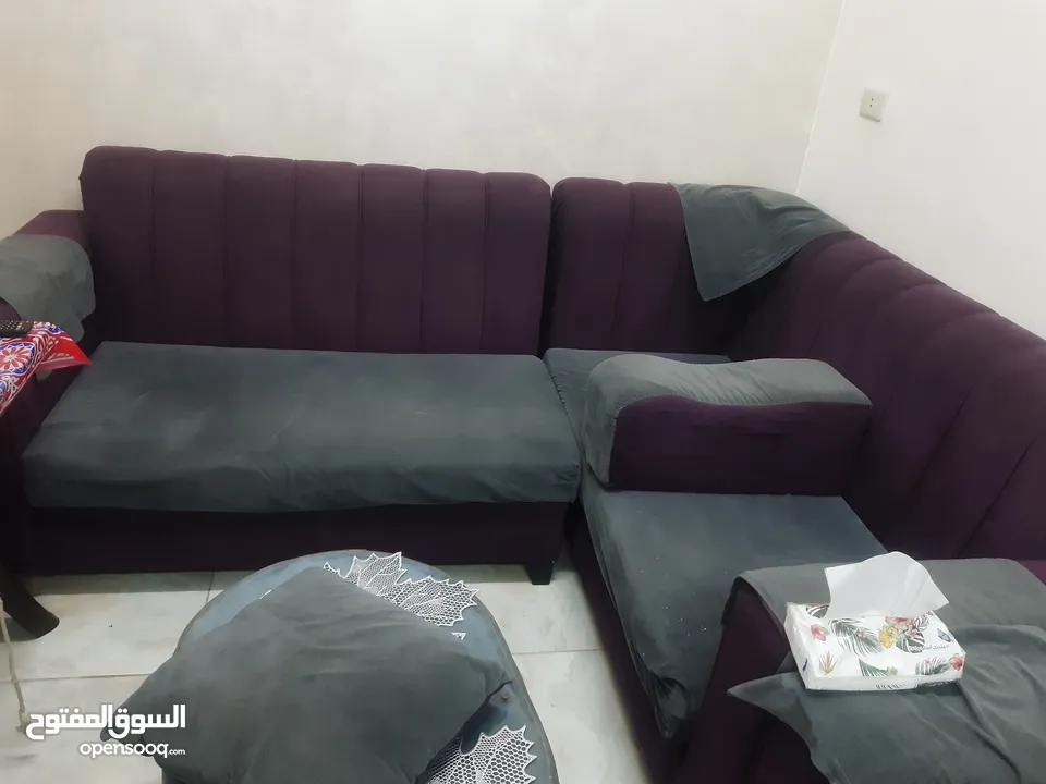 طقم كورنر تفصيل خشب قرط سويد بحاله  ممتازة