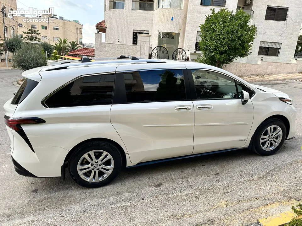 2021 Toyota Sienna Platinum Hybrid AWD