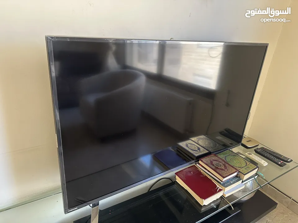 Toshiba smart TV  50' الشاشة بحاجة صيانة