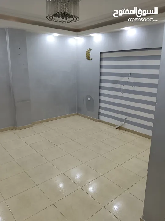 عمارة ثلاث طوابق للبيع في المنارة بسعر لقطة