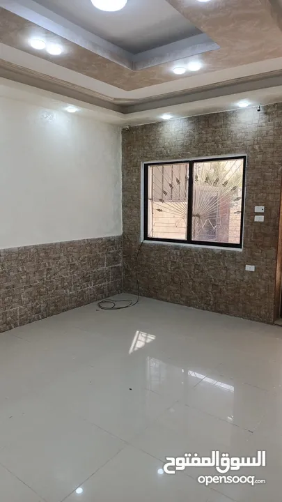 عمارة طابقية مميزة جداً للبيع عبارة 4 طوابق / القويسمة