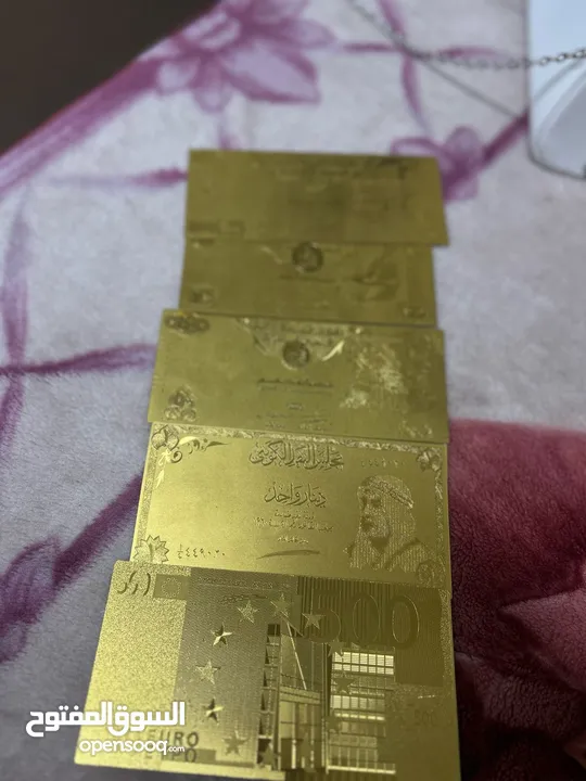 ليرات ذهب او ورق ذهب