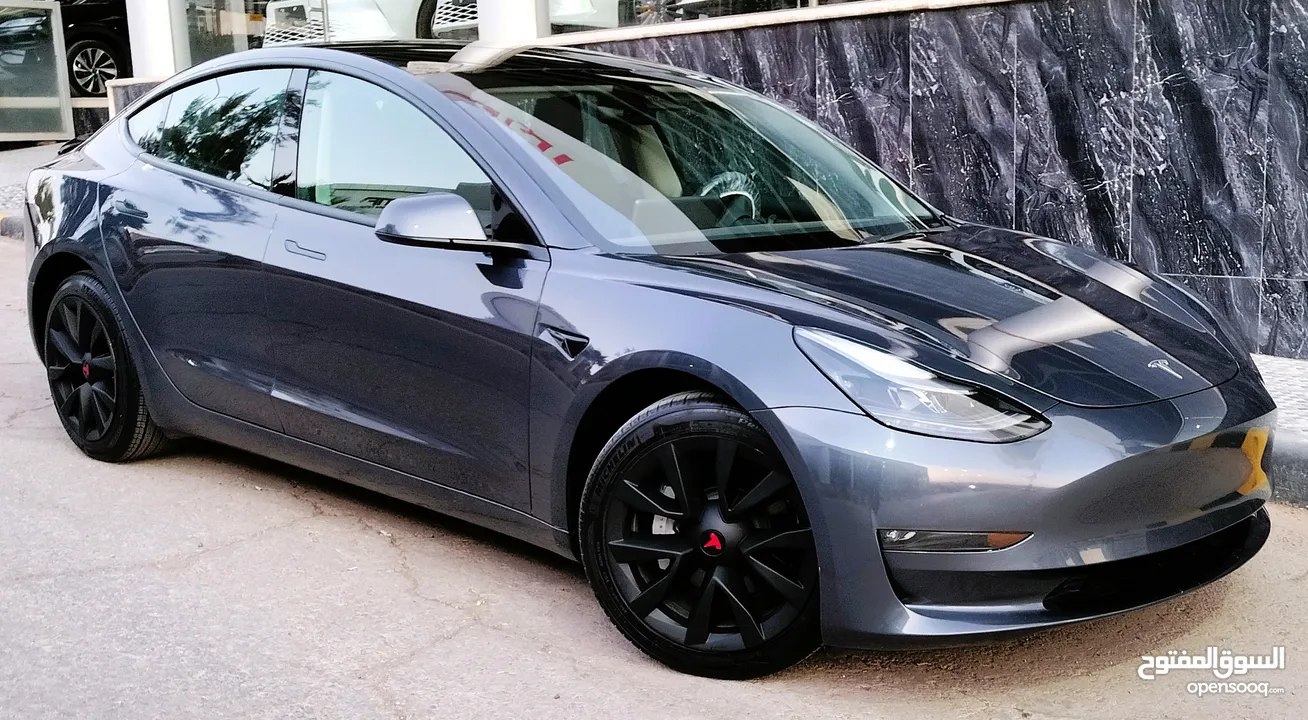 تيسلا 2023 MODEL 3 فحص كامل 4 جـيـد ممشى قليل 20 الف بحالة الوكالة لون فيراني مميز بسعر محرووق ولقطة