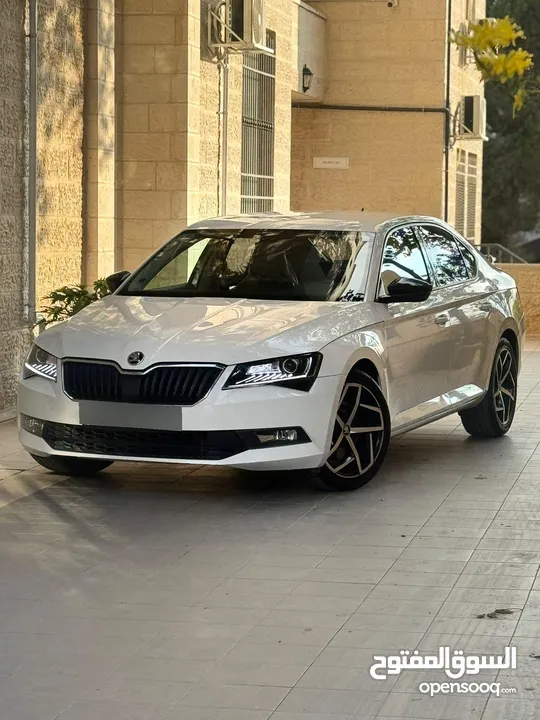 سكودا سوبيرب موديل2020 وترخيص 2019 فحص ممتاز ولا غرام بويه  مطور 1500 بنزين