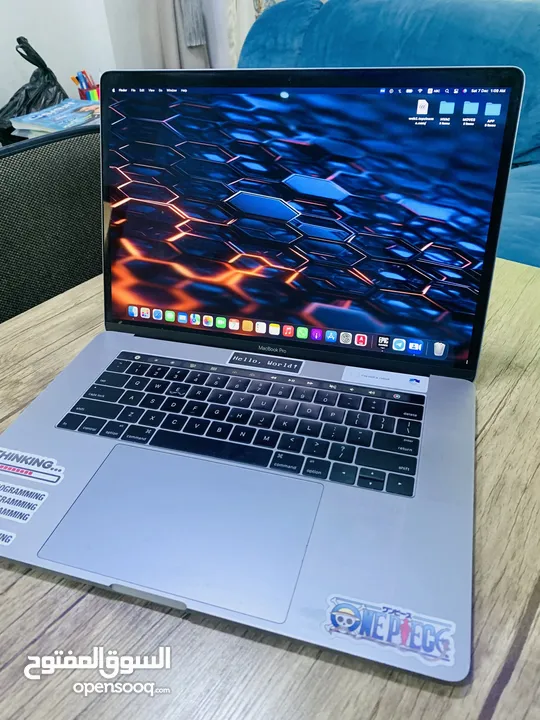 Mac book pro 2016 touch bar core i7. 15inch