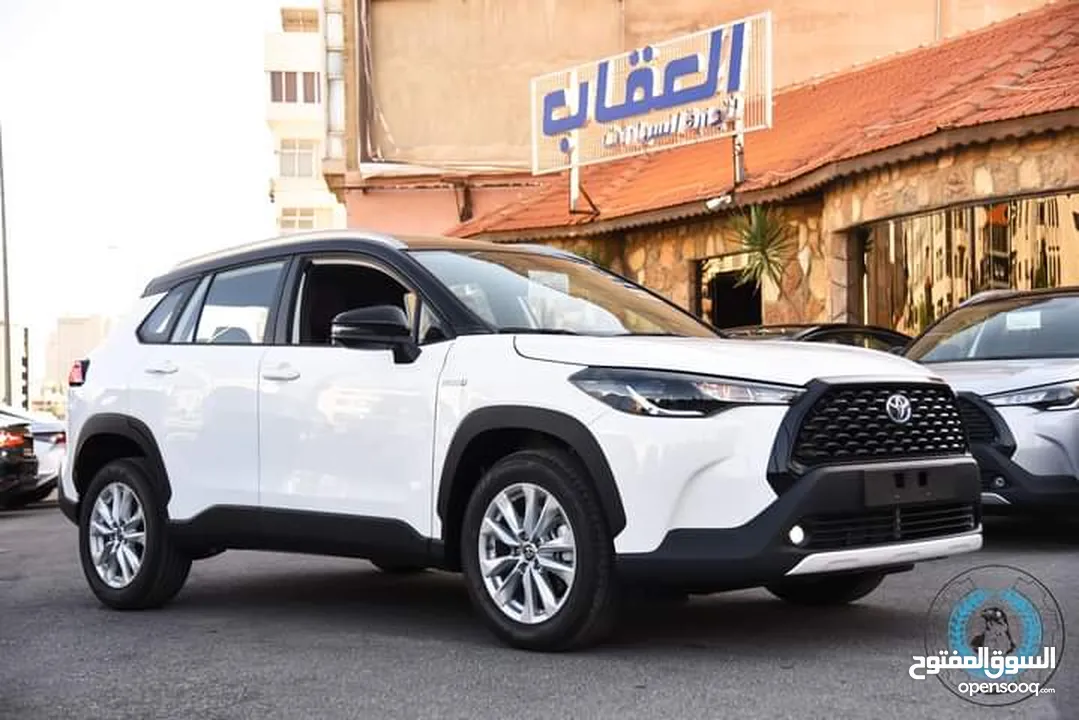 مواصفات فاخرة Toyota Cross 2023