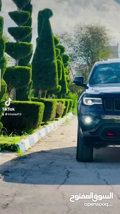 جراند شوروكي 2016 محرك بنزين بقوه 3600cc جير اوتوماتيكي مكون من 8 سرعات نظام دفع رباعي امريكي مميز