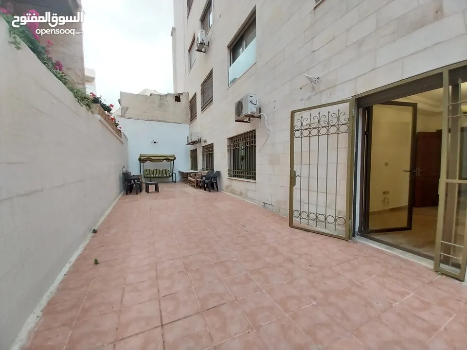 شقة للايجار في دير غبار  ( Property 35142 ) سنوي فقط