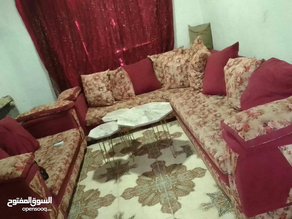 طقم كنب للبيع بحاله جيدة جدآ سكان مخيم حطين