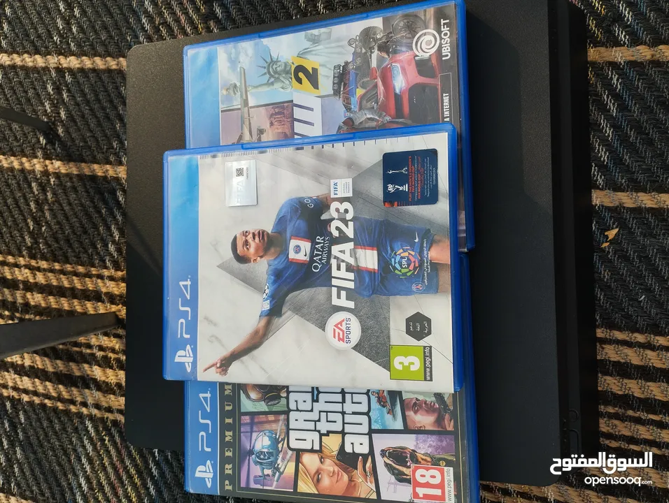 PS4  للبيع بحالة ممتازة جدا