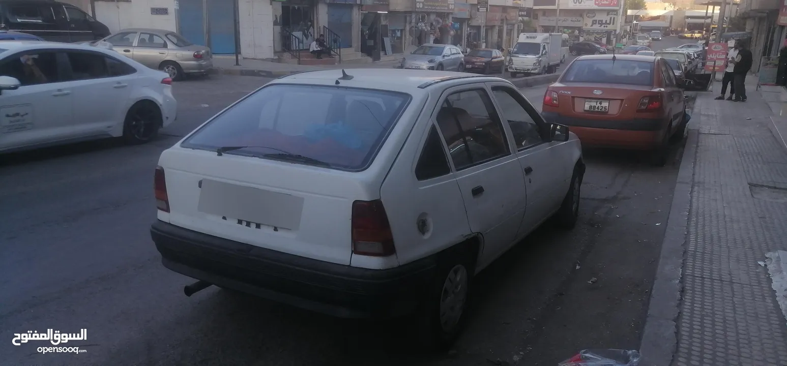 اوبل كاديت 1990 هاتشباك للبيع