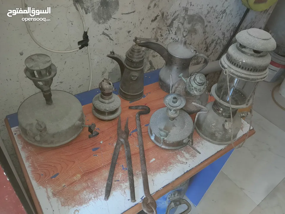 قطع تراثية قديمة وجميلة ذات طابع عربي أصيل