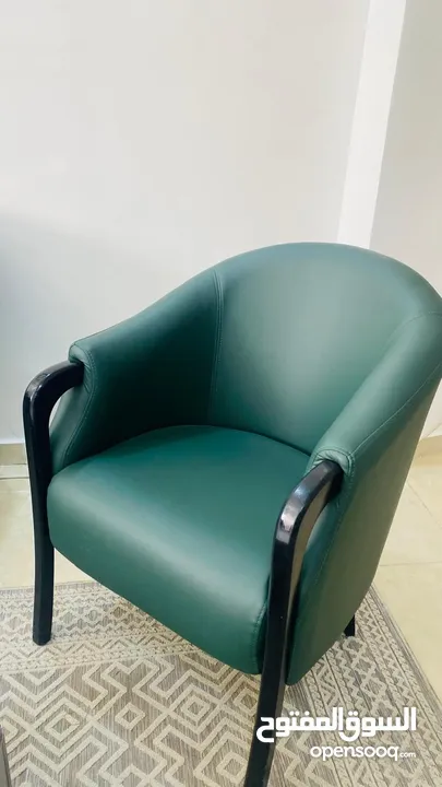 اثاث مكتب للبيع للبيع في سعر مميز كنب ومكتب وسجاد وحاسوب للبيع في سعر مميز الموقع الكرك