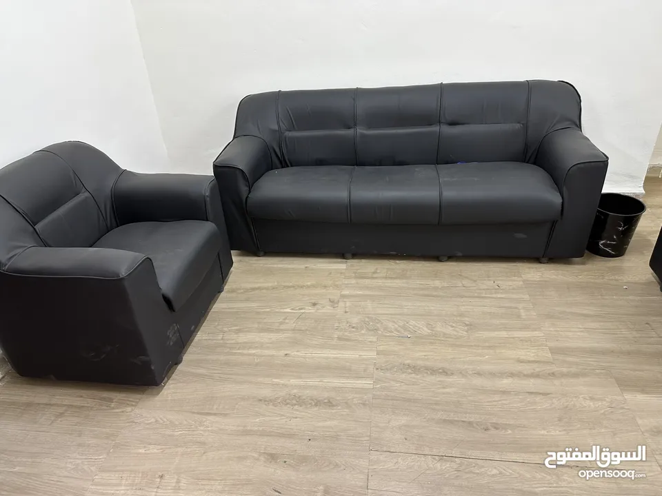 اثاث مكتبي كامل للبيع شبه جديد بسعر حرق