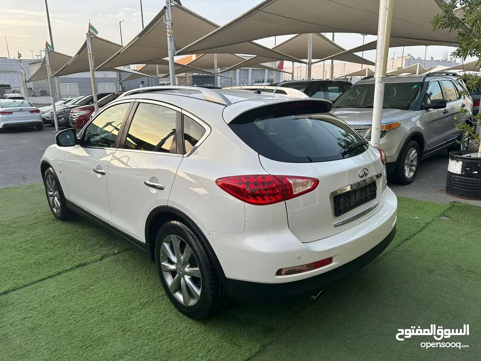 انفنتى QX 50 موديل 2015 خليجى رقم واحد فتحة جلد بصمة مثبت سرعة بحالة ممتازة