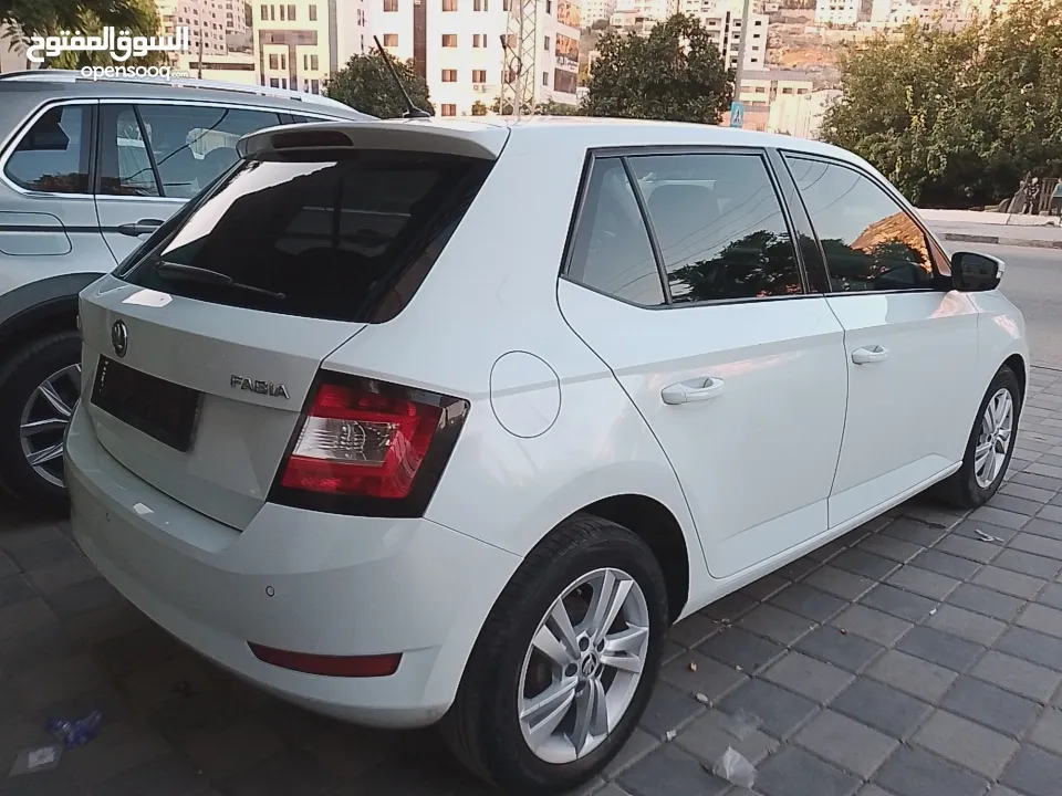 سكودا فابيا جير عادي
