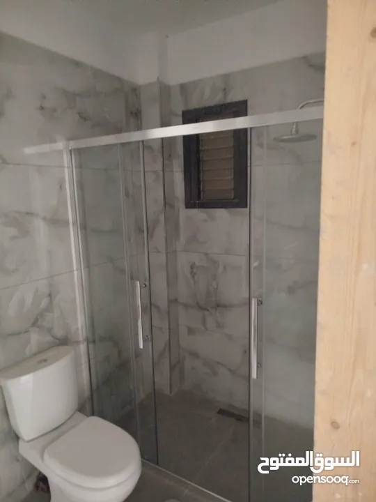 شقة في الماصيون طابق اول في منطقة حيوية بجانب الشارع