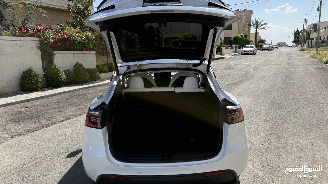 Tesla model Y dual motor