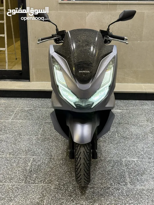 Pcx جيل الرابع لون سلفر طافي