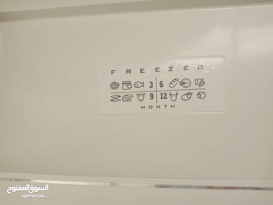ثلاجة لون ابيض شغالة 100٪ ما فيها اي خراب  نوعها امريكي ........