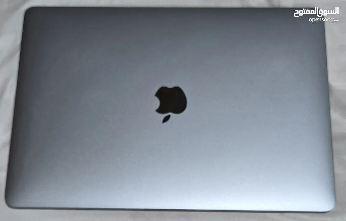 Macbook Pro 13" 2017 3.1 i5, 16 GB Memory, flash storage 500 GB , Touchbar