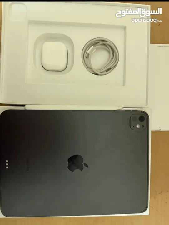 SELLING IPAD PRO M4!