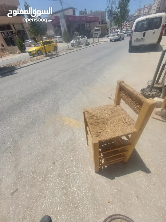 كراسي خارجية وأخرى بسعر مناسب