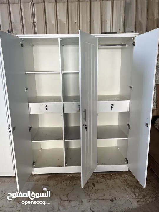 3 Door Cupboard.(150*200*50)