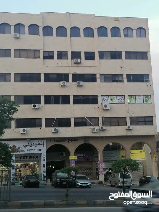 مكتب تجاري للايجار او شارع سوق السلطان